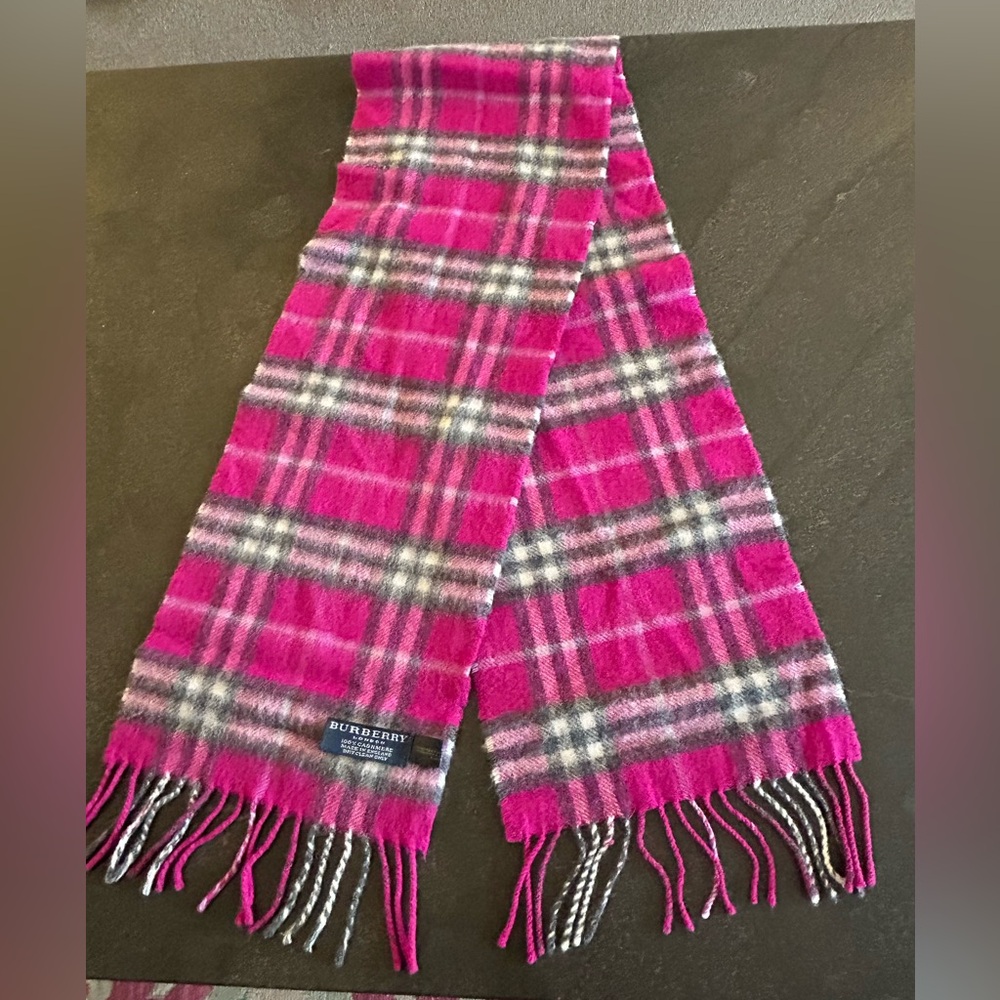 Burberry Narrow Check Cashmere Scarf (Pink)